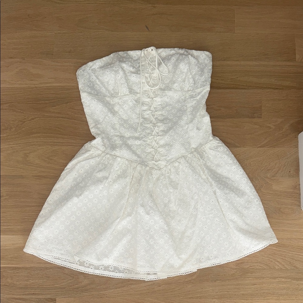Forever 21 White Strapless Eyelet Lace-Up Dress